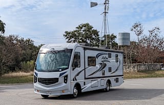2018 "Clint" Fleetwood RV Axon 29M
