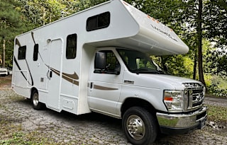 "Rocky the RV" 2018 Thor Majestic 23A