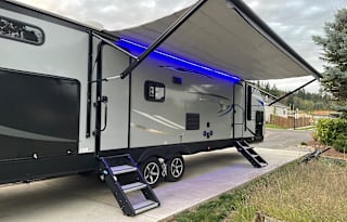 Full amenities "Ready to Go", Pet friendly Camper!