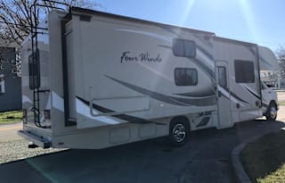 2018 Thor Motor Coach Four Winds 30D Bunkhouse