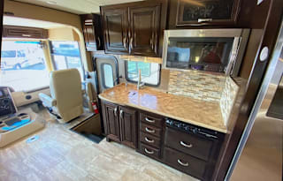 2017 Thor Motor Coach Challenger 37LX