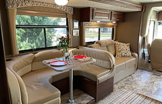 2016 Coachmen RV Mirada 35BH, Family adventure awaits!