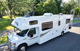 Fireside RV's 2019 Thor Majestic 28A - LMI1519