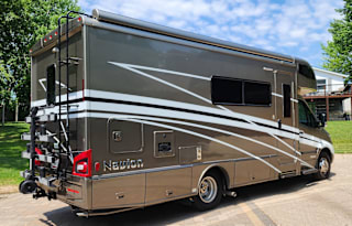 2019 Winnebago Navion 24D