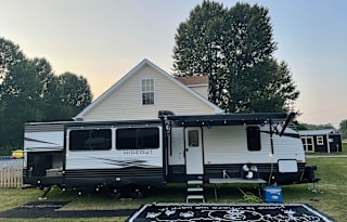 2021 Keystone RV Hideout 33BHDS