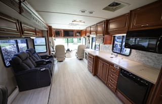 2007 Fleetwood RV Bounder Diesel 38V