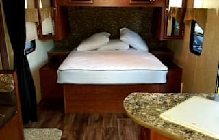 "Seasprite" Fully Stocked Camper for 2!!