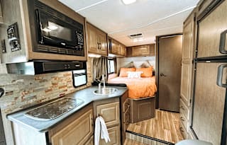 Super clean!! Fully furnished 6 person 2019 RV