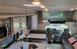 Brand New 2023 Thor Motor Coach Quantum - Sleeps up to 6