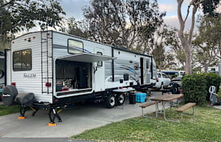 Ultimate bunkhouse w/2 bedrooms & outdoor kitchen