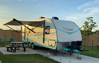 2017 Gulfstream Vintage Cruiser aka 'VINNY'
