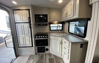 2021 Keystone RV Cougar Half-Ton 26RKS
