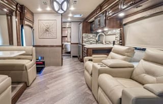 2020 Fleetwood RV Pace Arrow 35RB