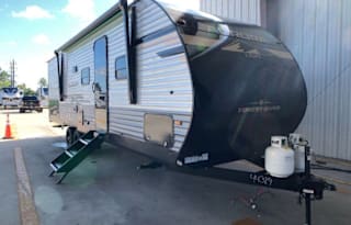 2025 Aurora 26BHS Sleeps 8 King Bed & Bunks!