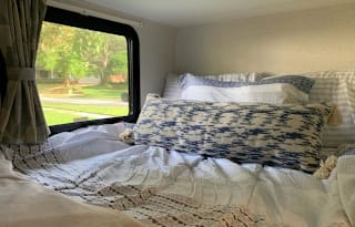2019 Forest River RV Wildwood X-Lite 261BHXL