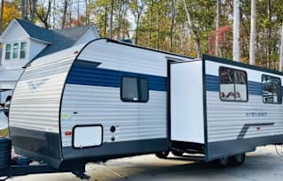 2022 Avenger 27BDS Camper for 8 Delivered to You!