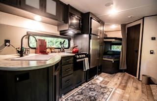 Secluded Luxury Camper in the Woods