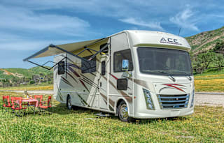 Easy to Drive w/ All the Amenities