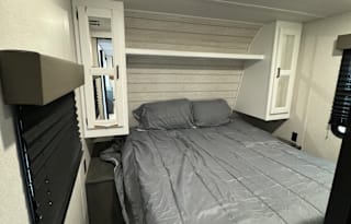 2022 Keystone RV Hideout 30BHKSWE