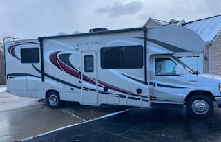 2015 Thor Motor Coach Chateau 28Z