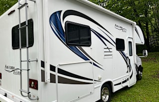 Thor Freedom Elite 22HE Chevy