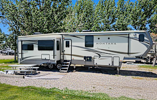 2018 Keystone Montana 3921FB Fifth Wheel