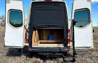Mercedes Sprinter 4x4 Van "Sully"