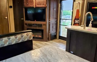 Clean & stocked! 2018 Keystone RV Outback 335CG