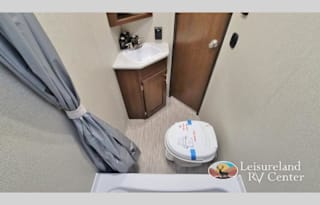 2019 Prime Time RV Avenger ATI 27DBS