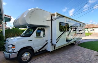 2021 Thor Motor Coach Chateau 32 ft-EARLY PICK UP