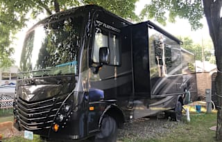 2015 Storm 32' BunkHouse Class A - Lots of sleepin