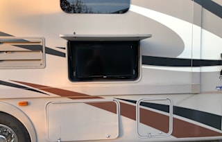 2016 Coachmen RV Pursuit 27 KB Only 29 feet