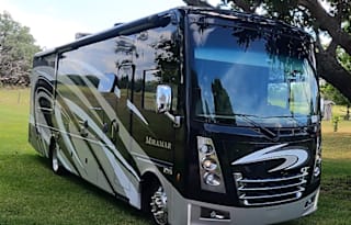 Luxury 2018 Thor Miramar RV Adventure