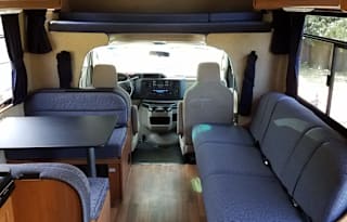 NEW FOR RENT 2015 THOR MAJESTIC