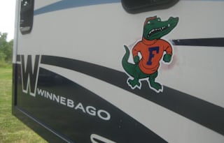 2003 Winnebago Winnebago Adventure----Happy Day's