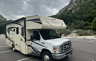 2017 Coachmen RV Freelander 28BH Ford 450