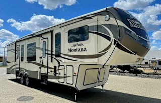 2015 Keystone Montana 3711FL