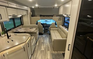 Rollin Ritz  2022 Thor Motor Coach Four Winds 31E