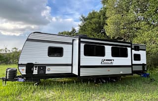 Family Fun Camper – 2025 Coleman with Bunk Beds