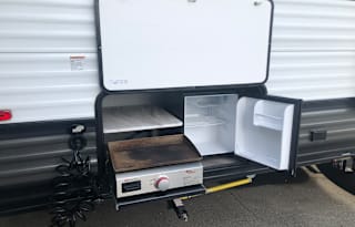 Family Glamper with bunkhouse and outdoor kitchen