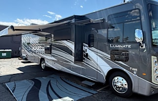 Newer $250K 2024 Thor Motor Coach! HAS EVERYTHING!