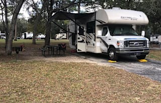 Pet Friendly, Outdoor Living, Top Shape Class C RV