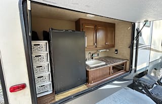 Bunkhouse 9 person sleeper fifth wheel