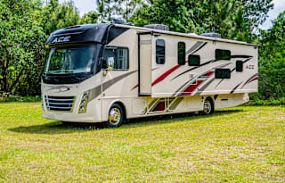 2020 Thor Motor Coach