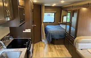 2018 ThorMotorCoach FreedomElite 24HE *New Solar*