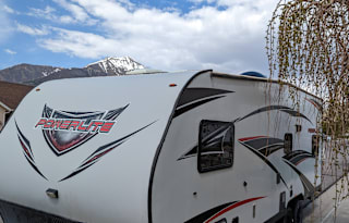 2018 Powerlite 24FS Wife approved Large Bathroom!