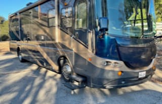 2005 Coachmen RV Sportscoach Cross Country 385 DS