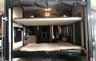 2015 Dutchmen RV Razorback 2550