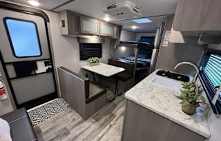2022 Dutchmen RV Coleman Lantern LT Series 18BH
