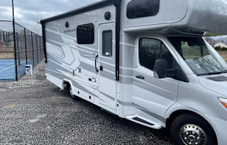 2023 MB SUNSEEKER FORREST RIVER RV
